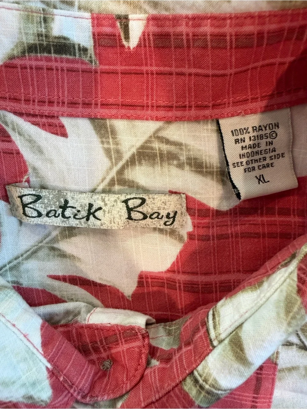 Batick Bay Men's Red Tropical Leaf Short-Sleeve Button-Down Shirt